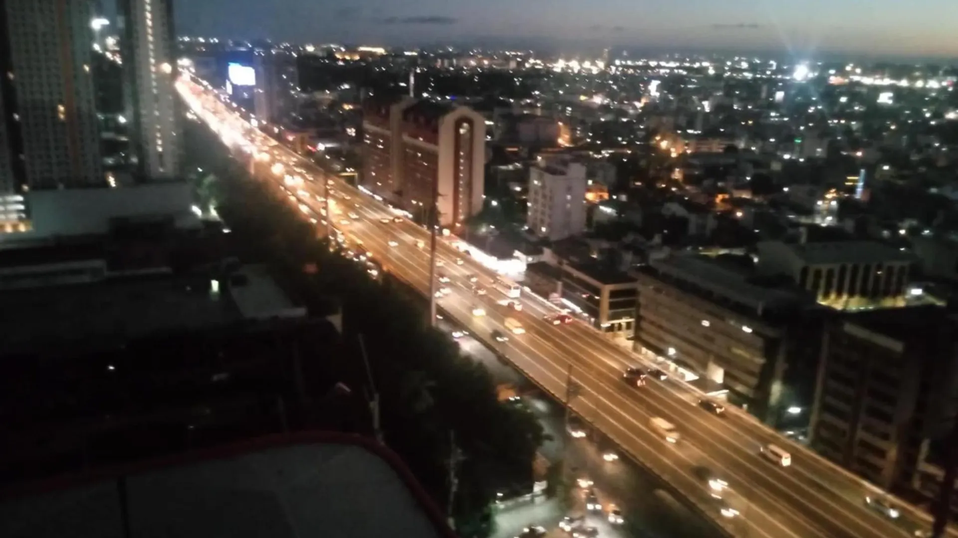1Br-Corner Unit At Laureano Di Trevi Makati Apartment Manila