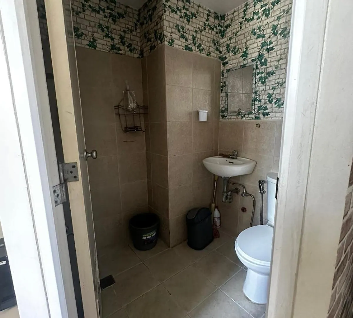 1Br-Corner Unit At Laureano Di Trevi Makati Apartment Manila
